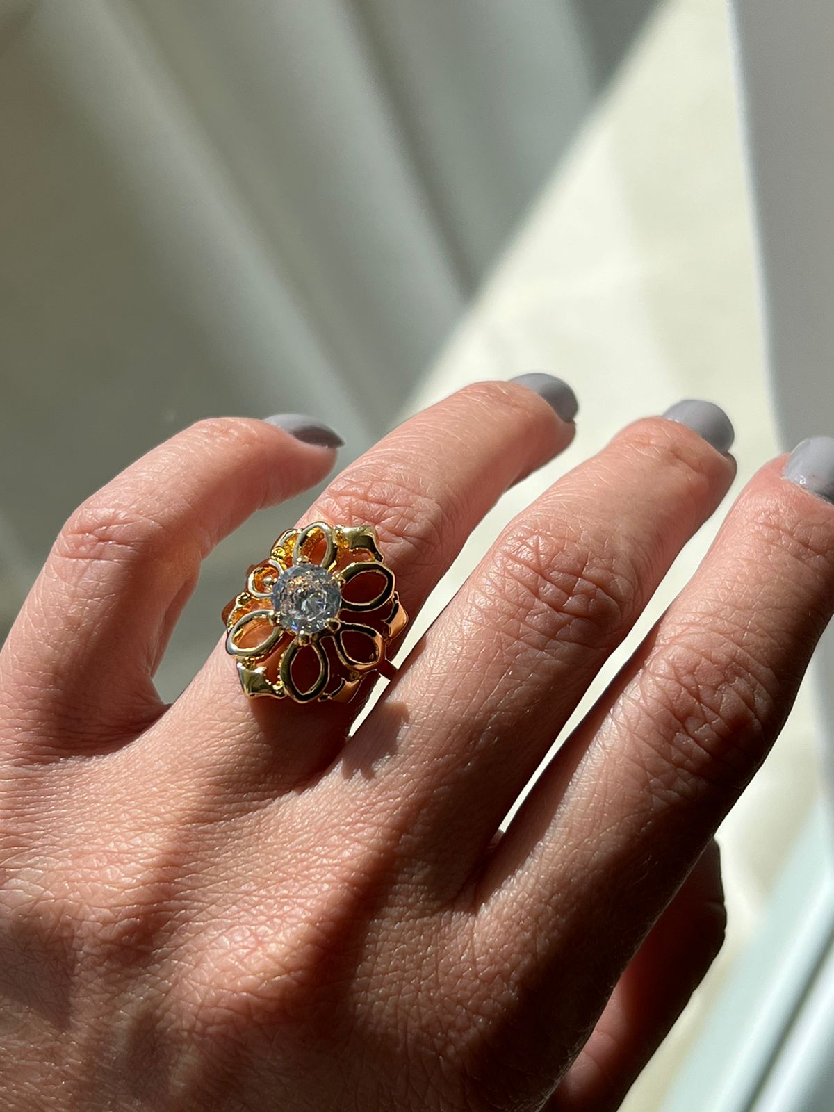 Anel Flor com Zircônia Cristal em Banho de Ouro