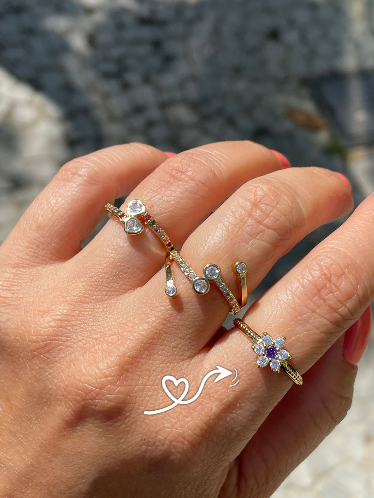 Anel Flor Inspired com Pedra Roxa em Banho de Ouro