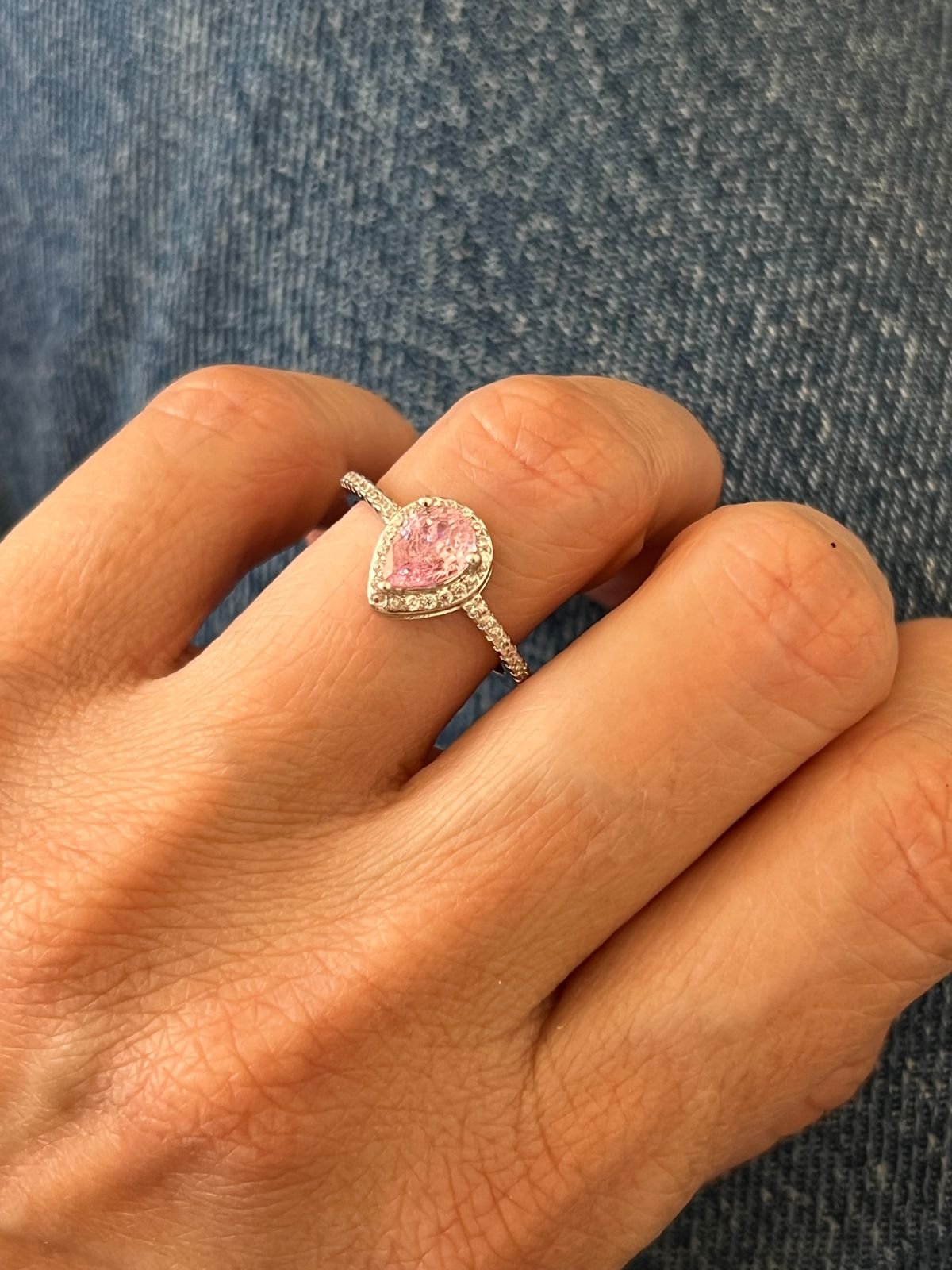 Anel Gota com Zircônia Cristal e Rosa Claro em Banho de Ródio Branco