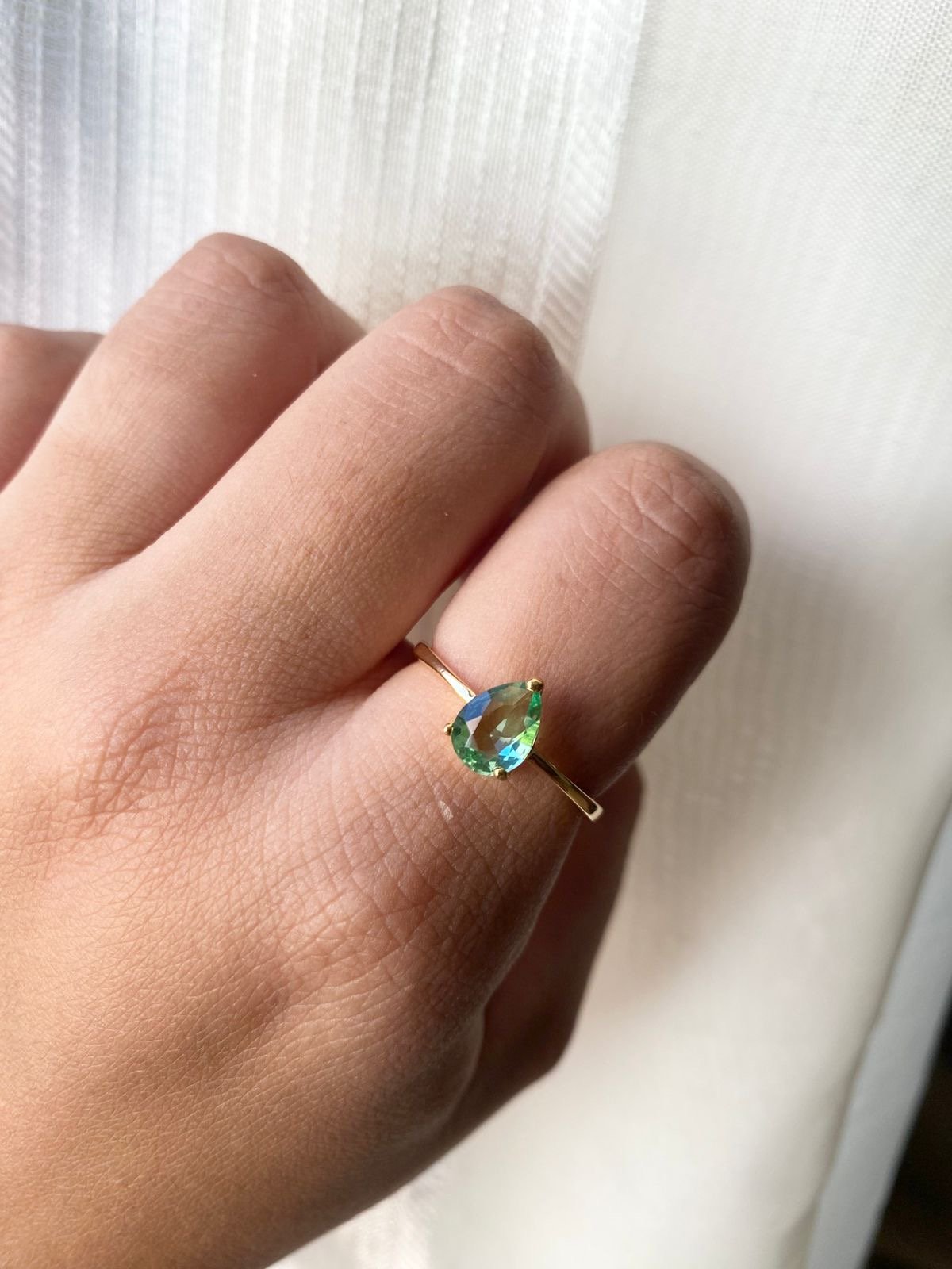 Anel Gota Verde Berilo em Banho de Ouro