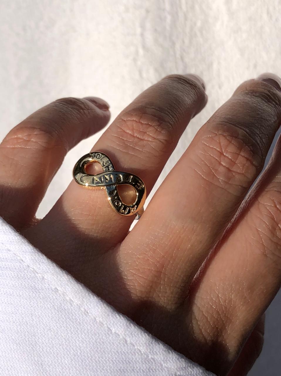 Anel Infinito ‘Amor Eterno Amor ‘ em Banho de Ouro
