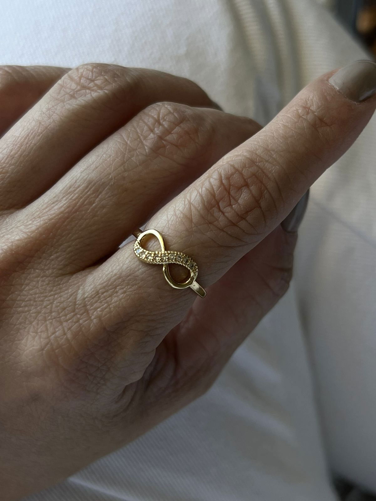 Anel Infinito com Zircônia Cristal em Banho de Ouro