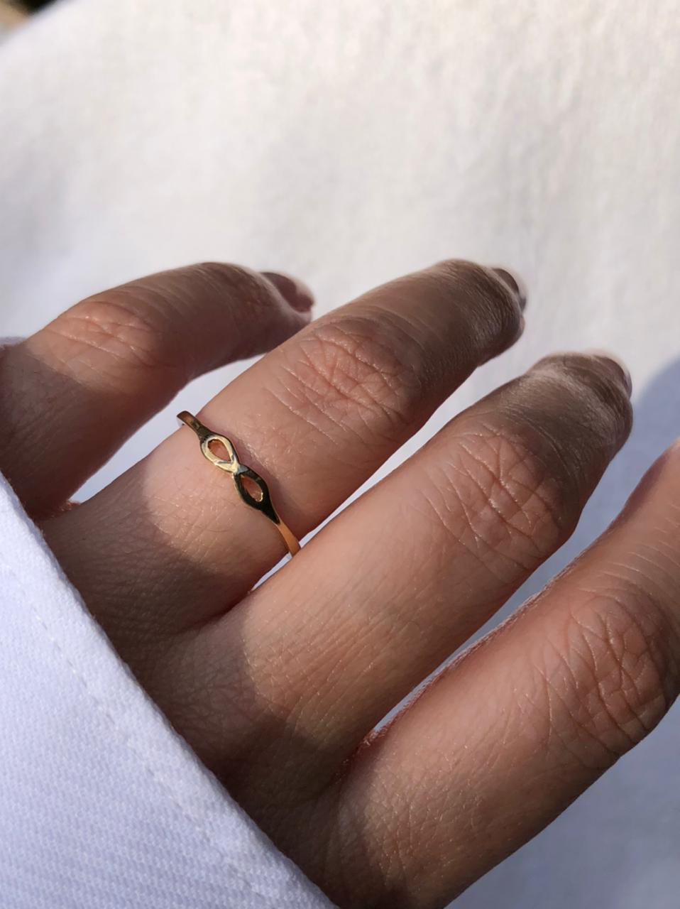 Anel Infinito fino em Banho de Ouro