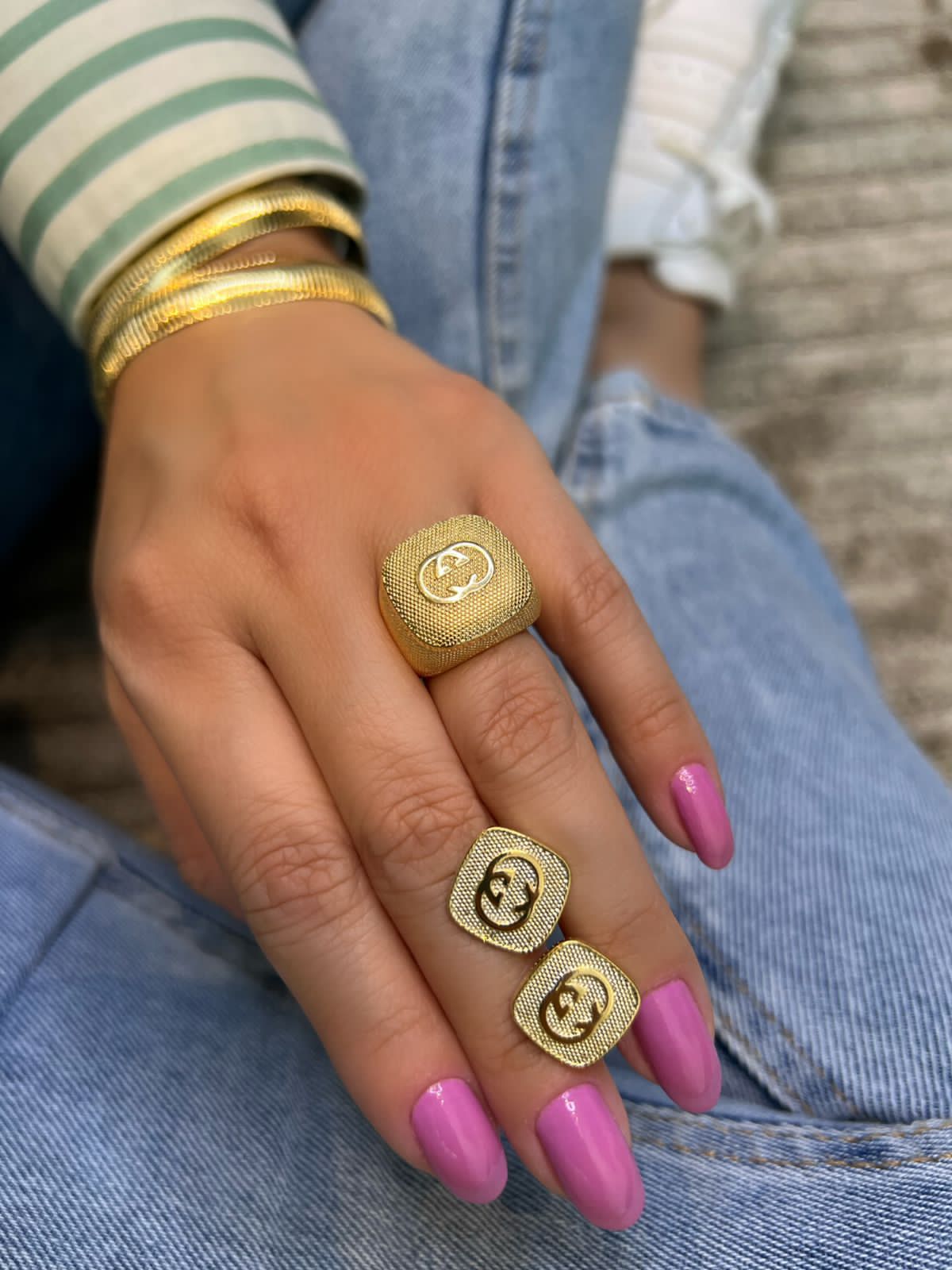 Anel Inspired com Detalhes em Banho de Ouro