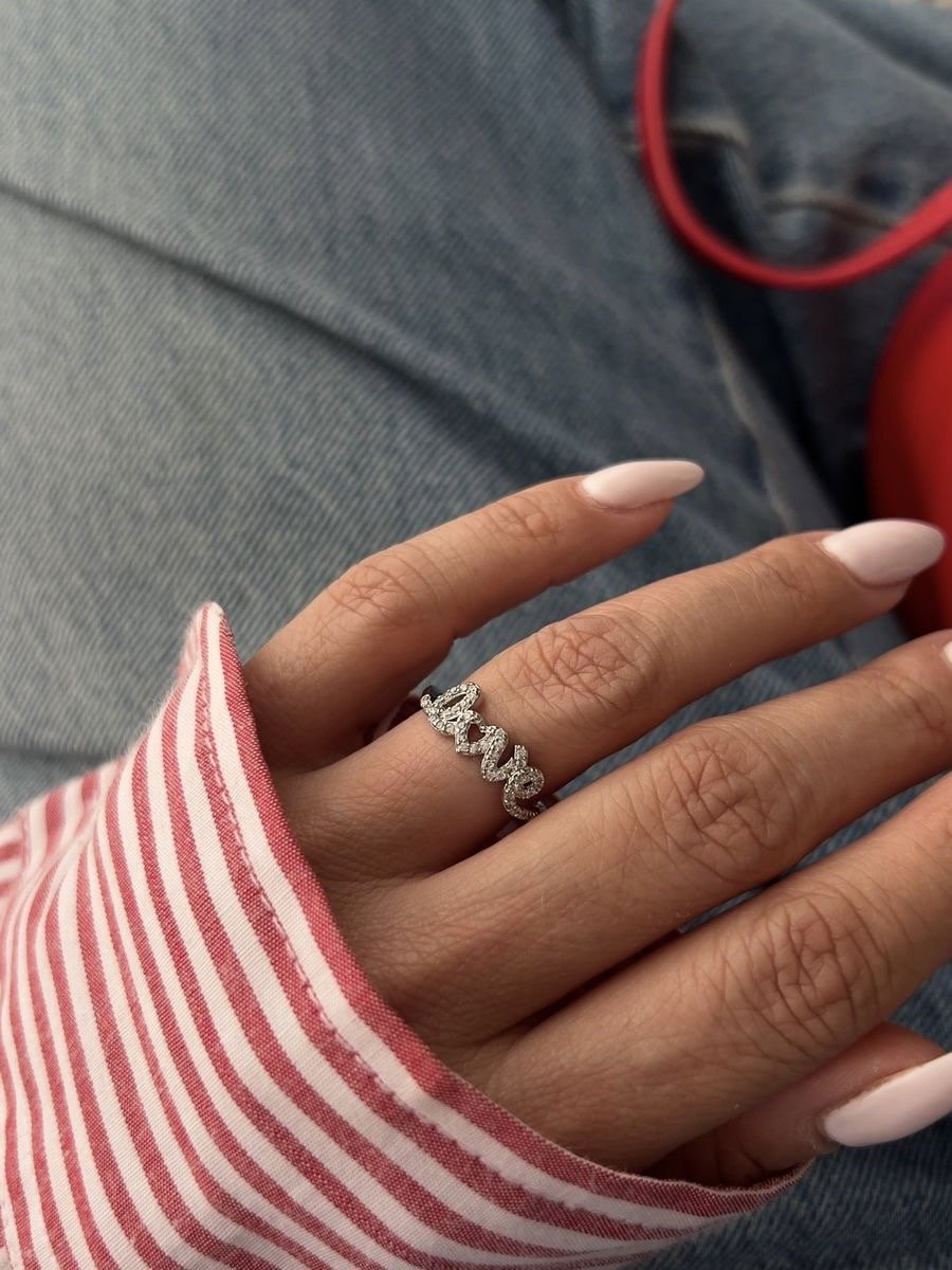 Anel Love com Zircônia Cristal em Banho de Ródio Branco