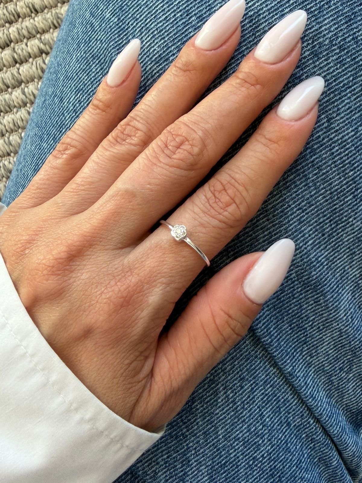 Anel Mini Flor com Zircônia em Prata 950