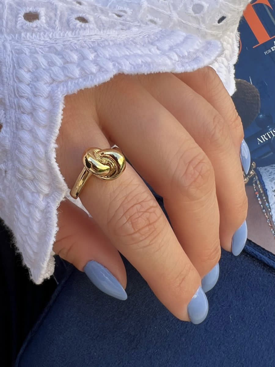 Anel Nó Grande Regulável em Banho de Ouro