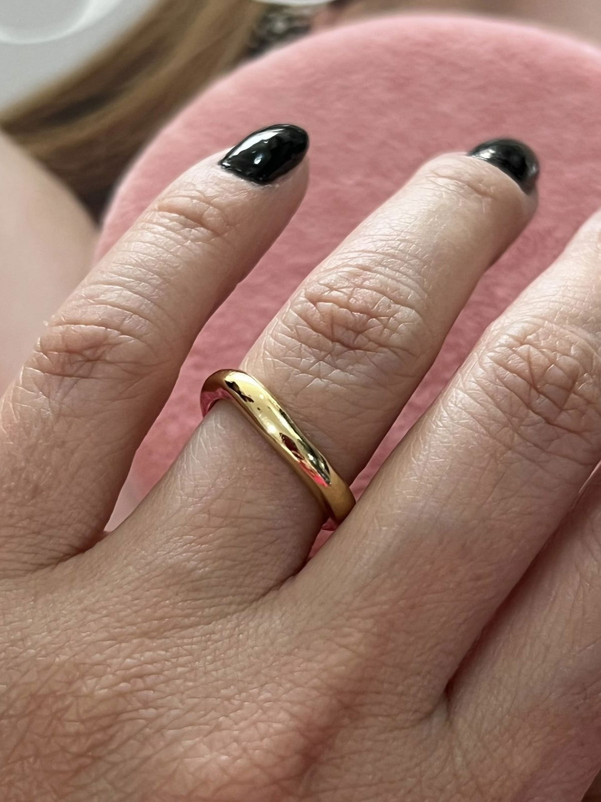 Anel Ondulado Regulável em Banho de Ouro