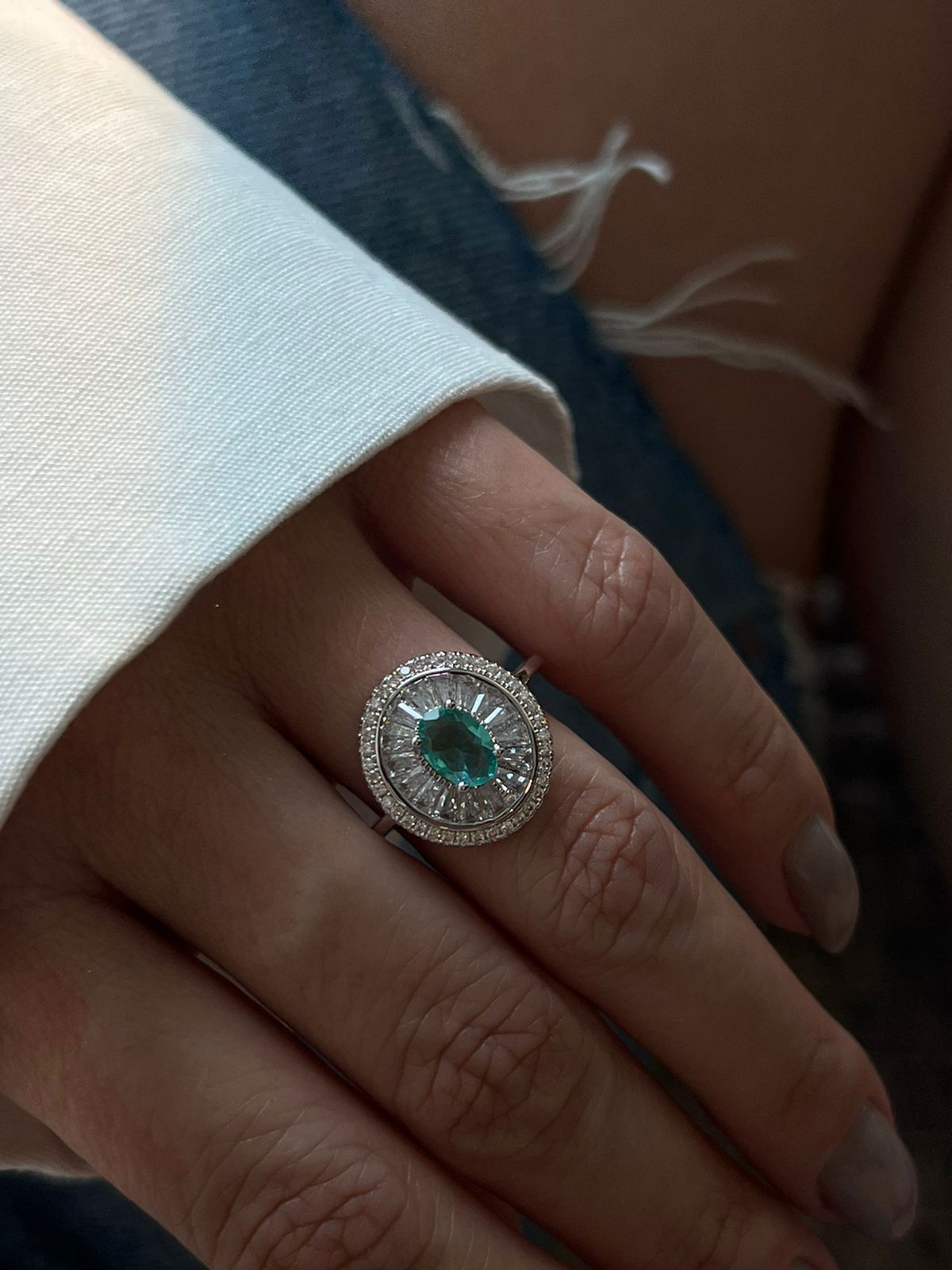 Anel Oval com Zircônia Cristal e Turmalina em Banho de Rodio Branco