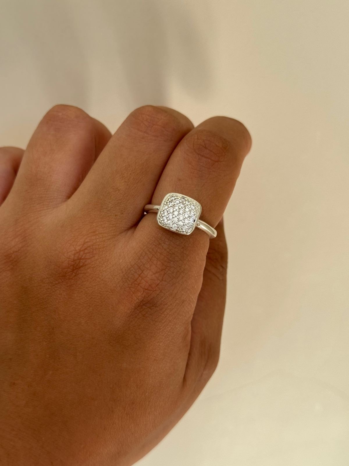 Anel Pavê com Zircônia Cristal em Prata 950