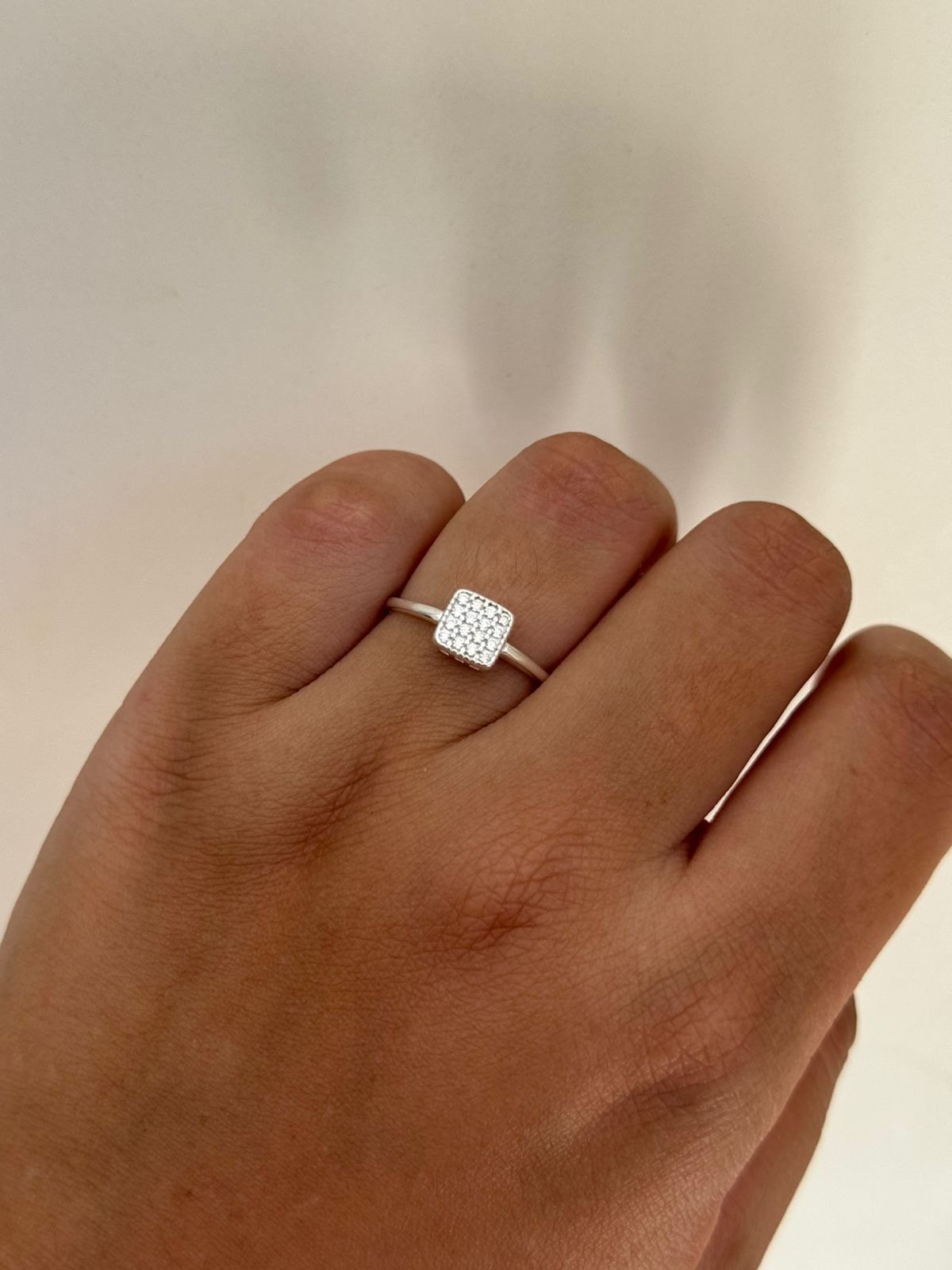 Anel Pavê com Zircônia Cristal em Prata 950