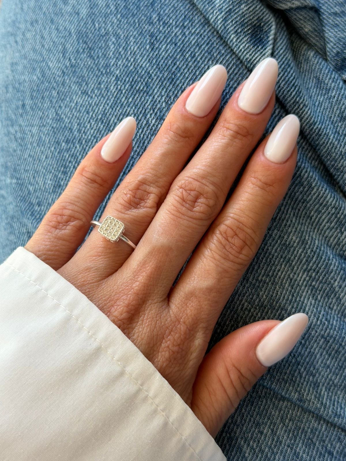 Anel Pavê com Zircônia Cristal em Prata 950