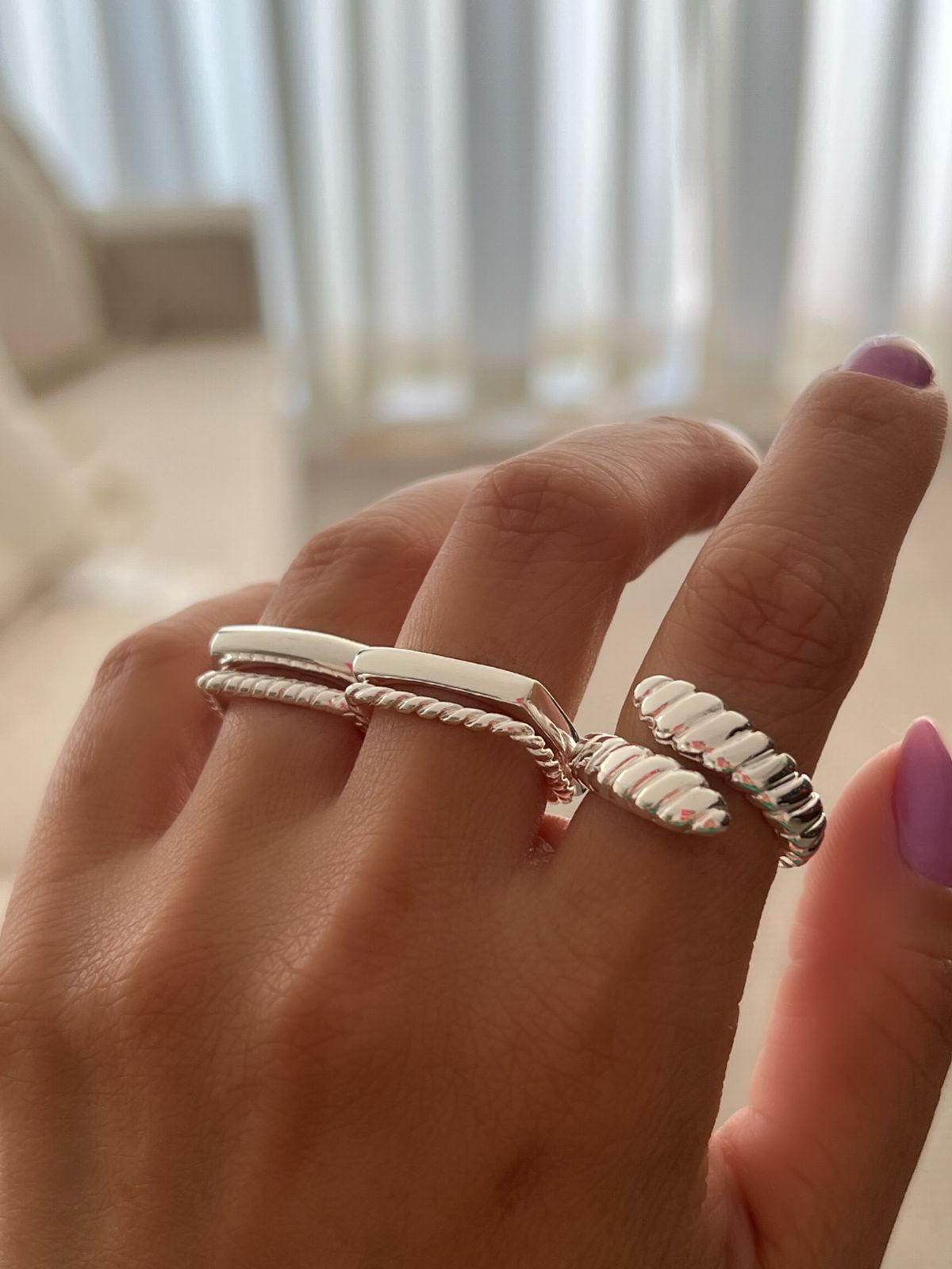 Anel Quadrado Torcido em Banho de Prata