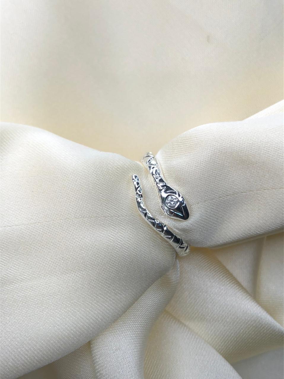 Anel Regulável de Serpente com Zircônias em Banho de Prata