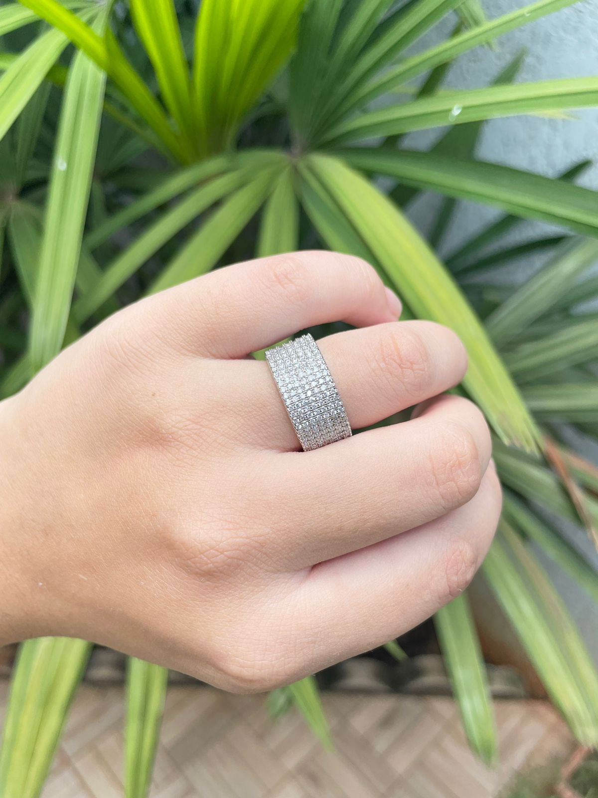 Anel Roliço com 7 Fileiras de Micro Zircônia em Banho de Ródio Branco