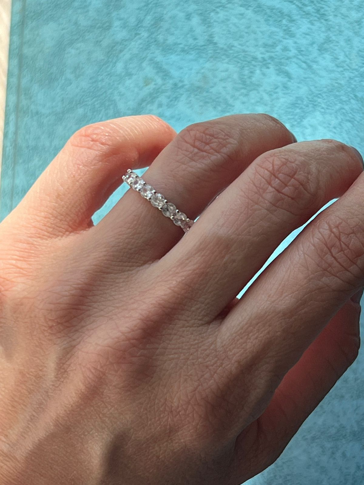 Anel Roliço com Zircônia Cristal em Banho de Ródio Branco