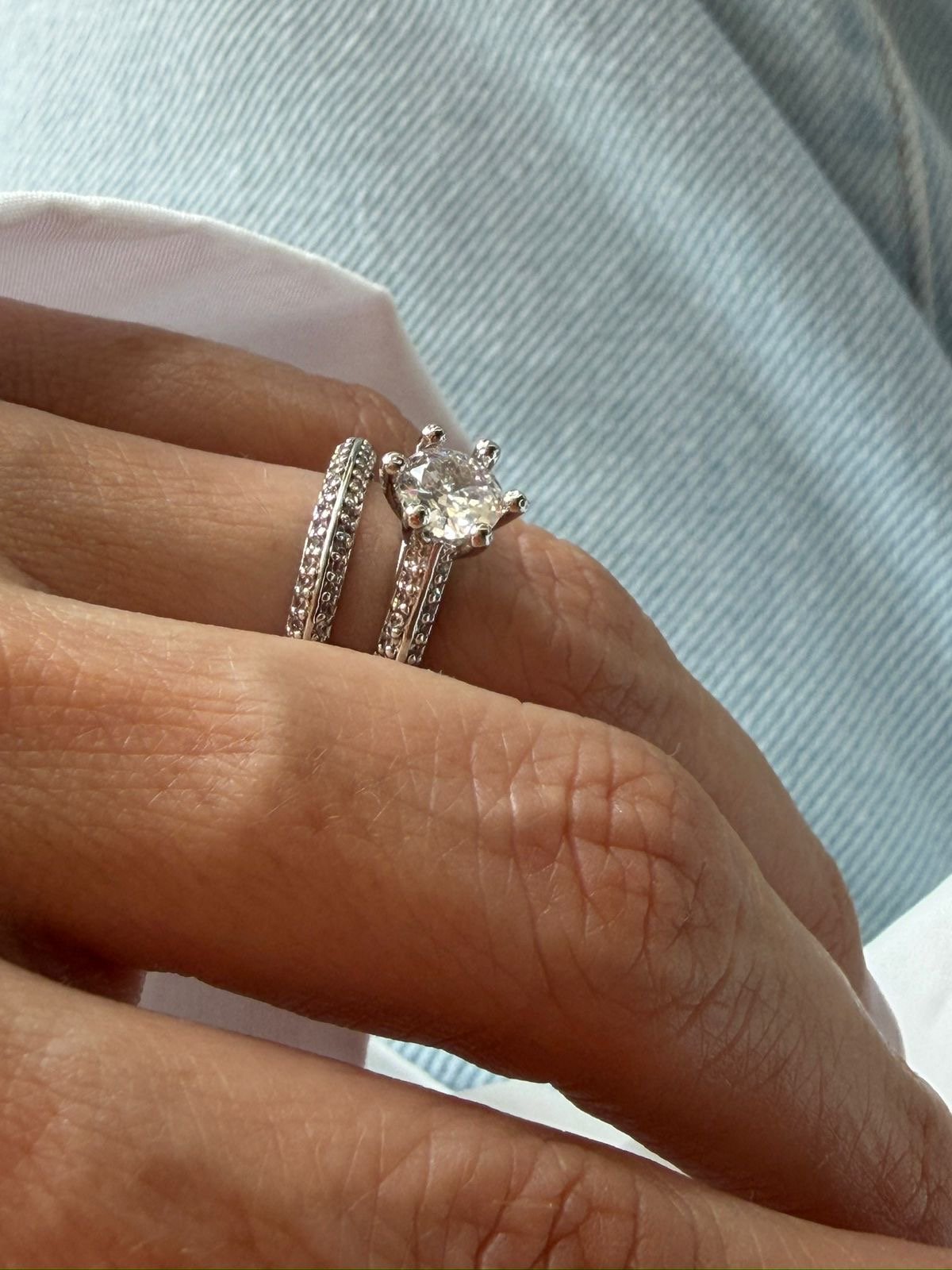 Anel Solitário + Aparador com Zircônia Cristal em Banho em Ródio Branco