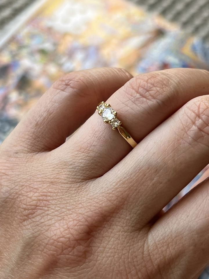 Anel Solitário com 3 Zircônia em Banho de Ouro