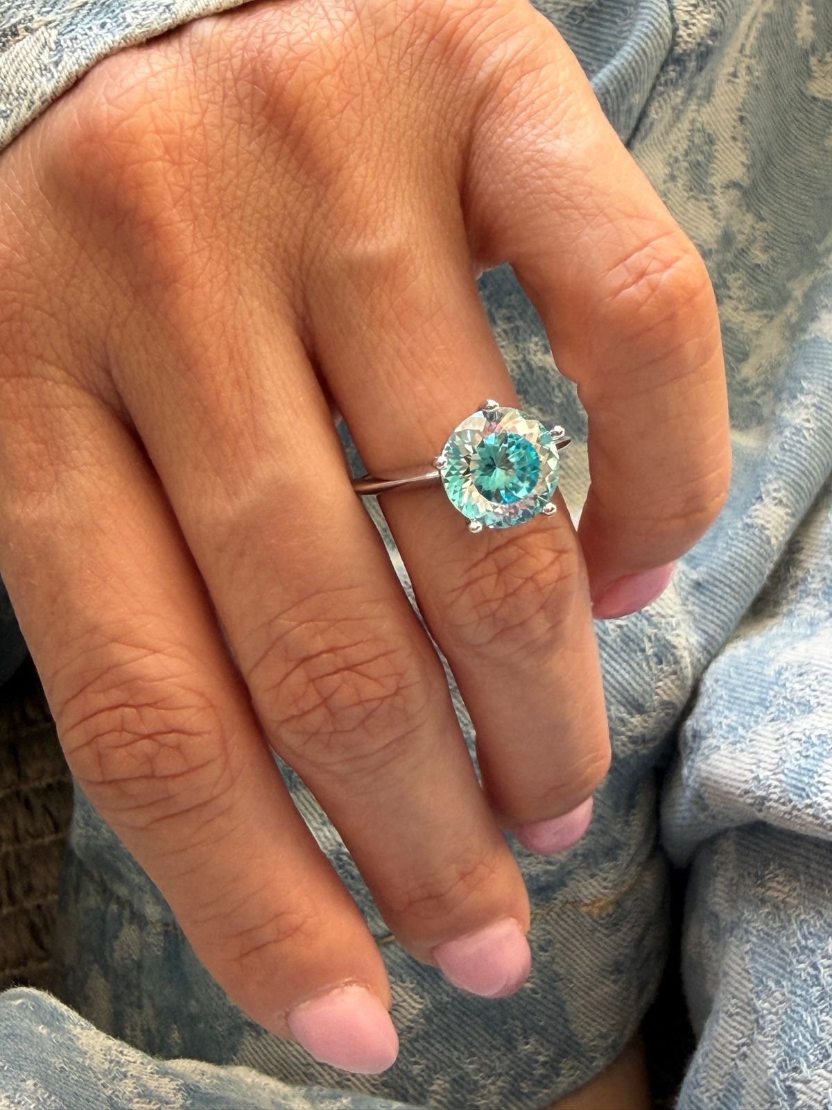 Anel Solitário com Zircônia Sky Blue 10mm em Banho de Ródio Branco