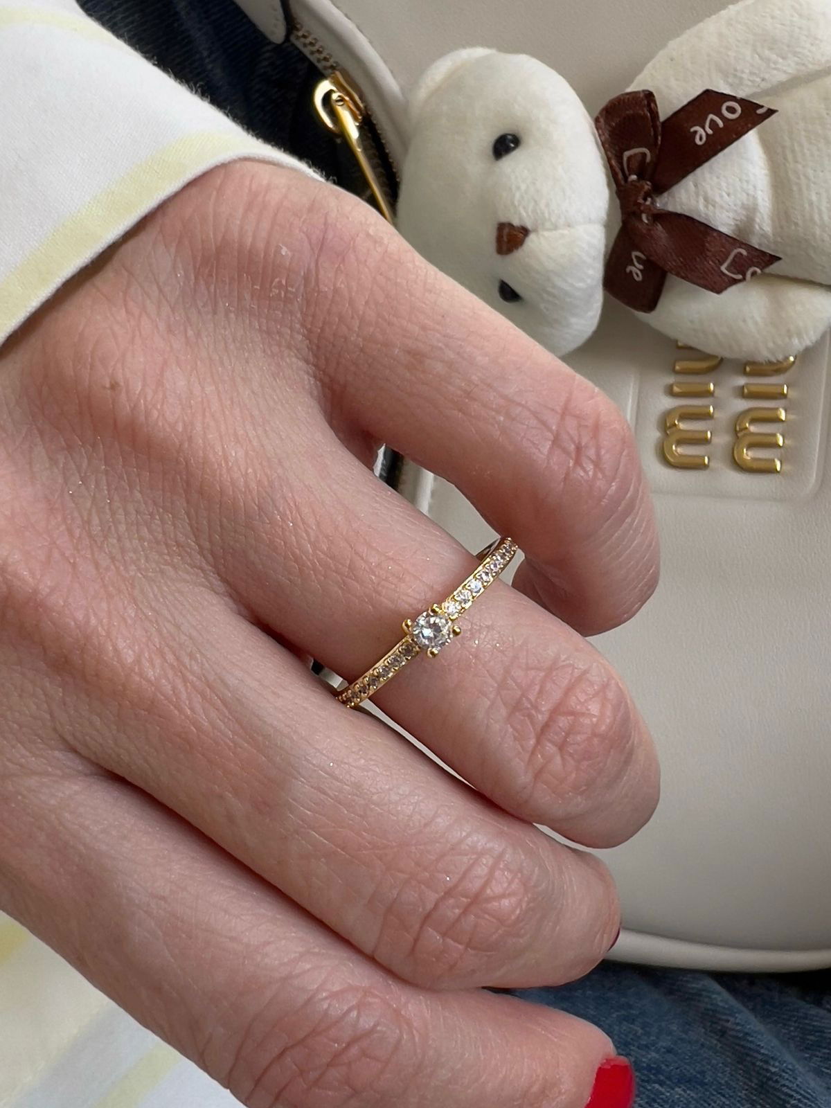 Anel Solitário com Zircônia Cristal em Banho de Ouro