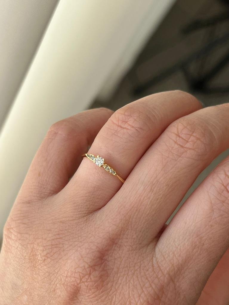 Anel Solitário com Zircônia Cristal em Banho de Ouro