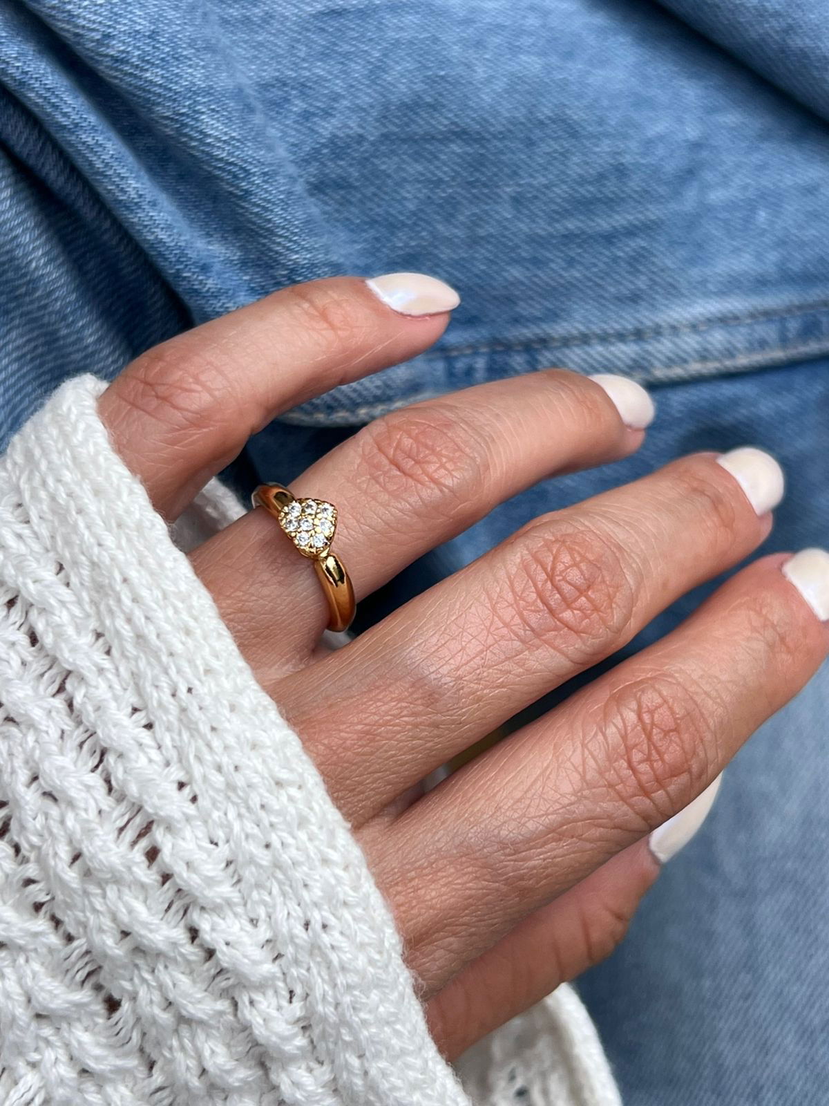 Anel Solitário Coração com Zircônia Cristal em Banho de Ouro