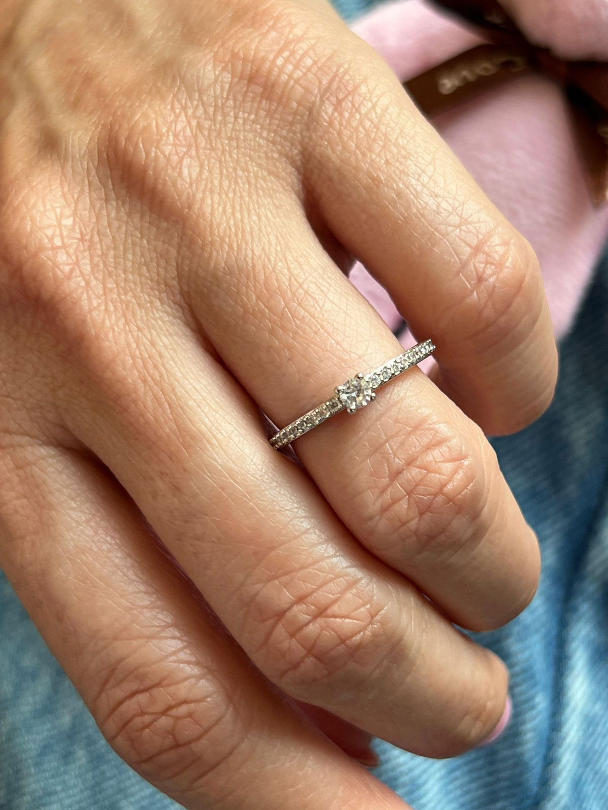 Anel Solitário Zircônia Cristal em Banho de Ródio Branco