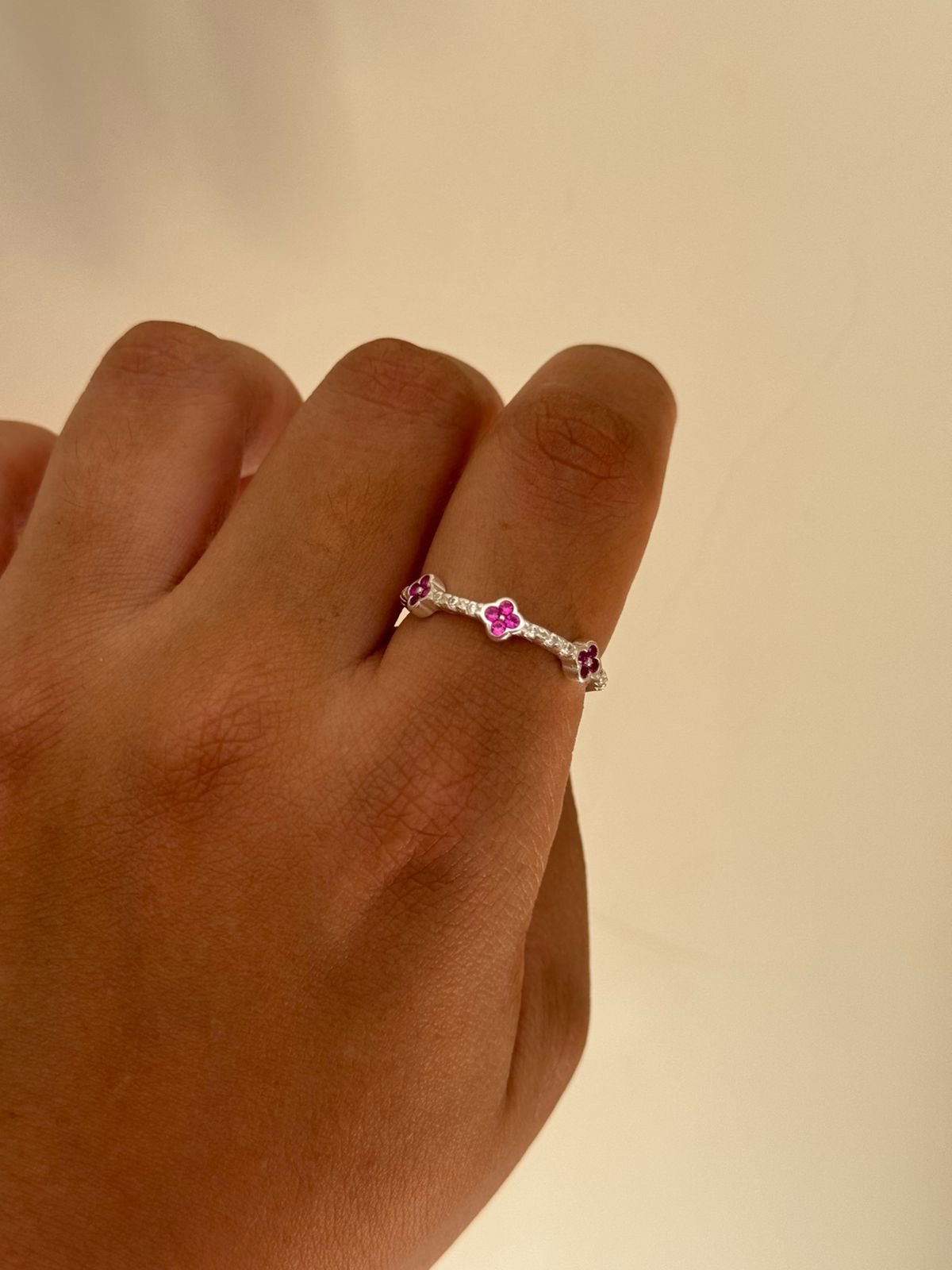 Anel Trevo com Zircônia Pink em Prata 950