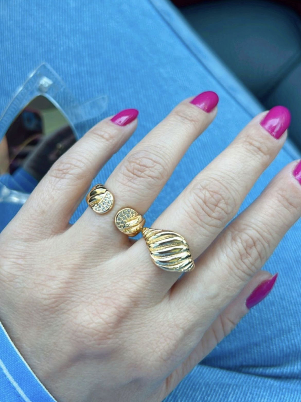 Anel Vintage Regulável com Zircônia nas Pontas em Banho de Ouro