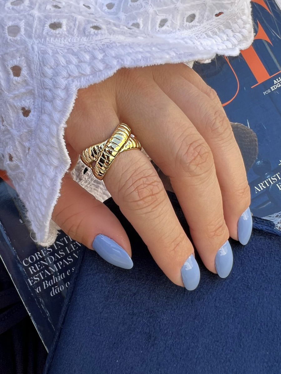 Anel X com Destelhes Regulável em Banho de Ouro