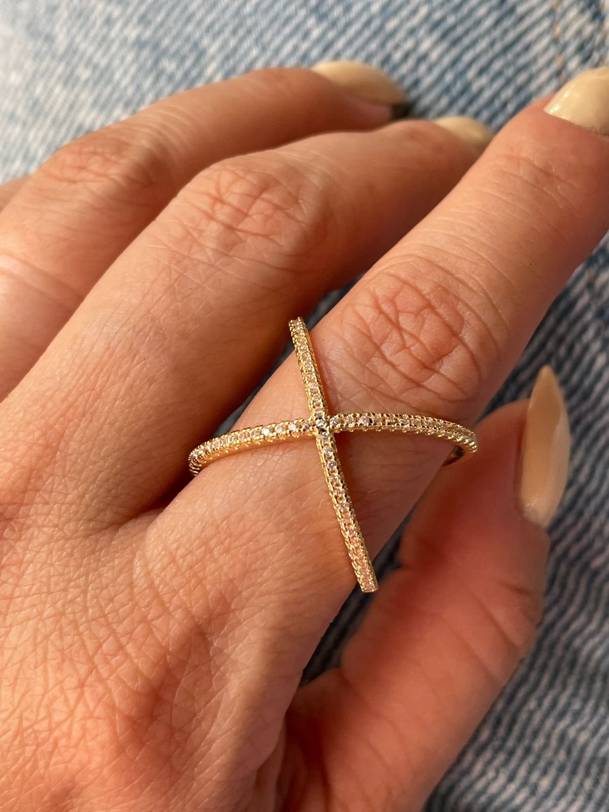 Anel X com Micro Zircônia Cristal em Banho de Ouro