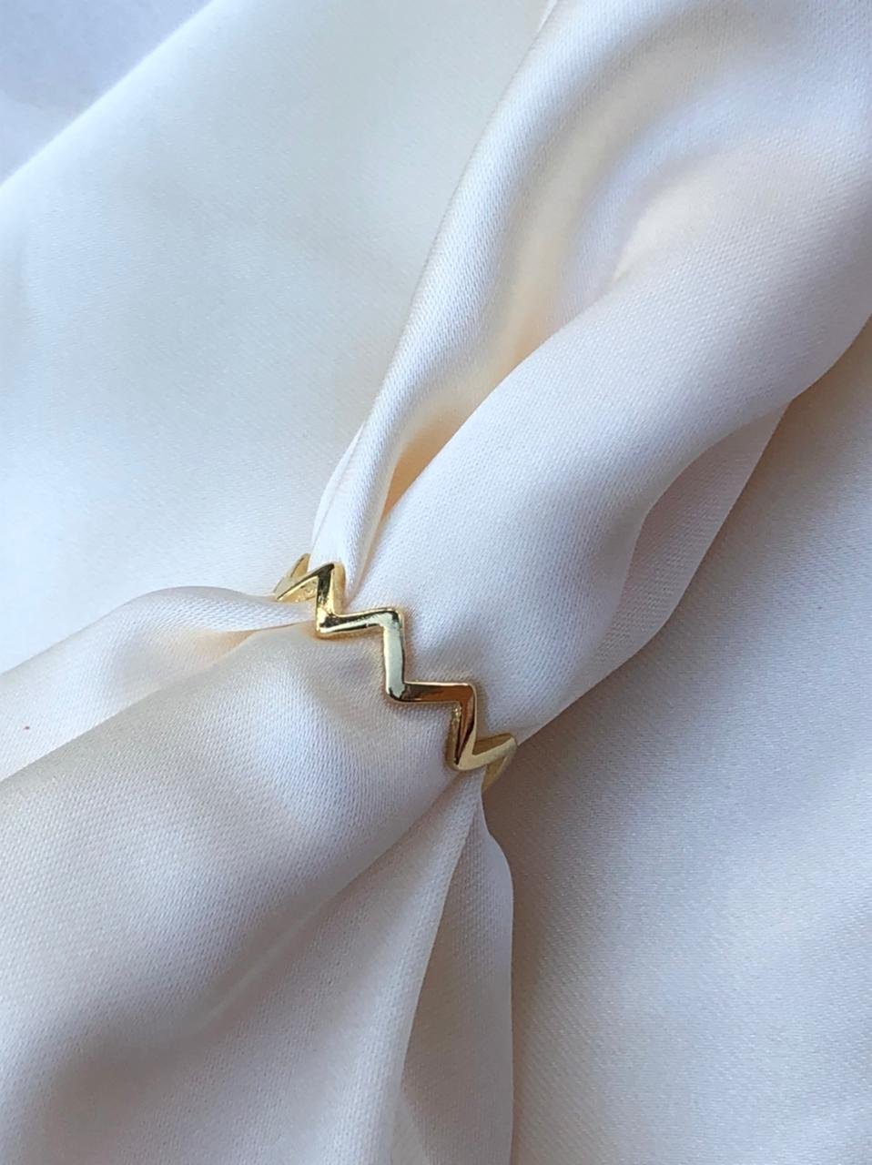 Anel Zig Zag Inspired em Banho de Ouro