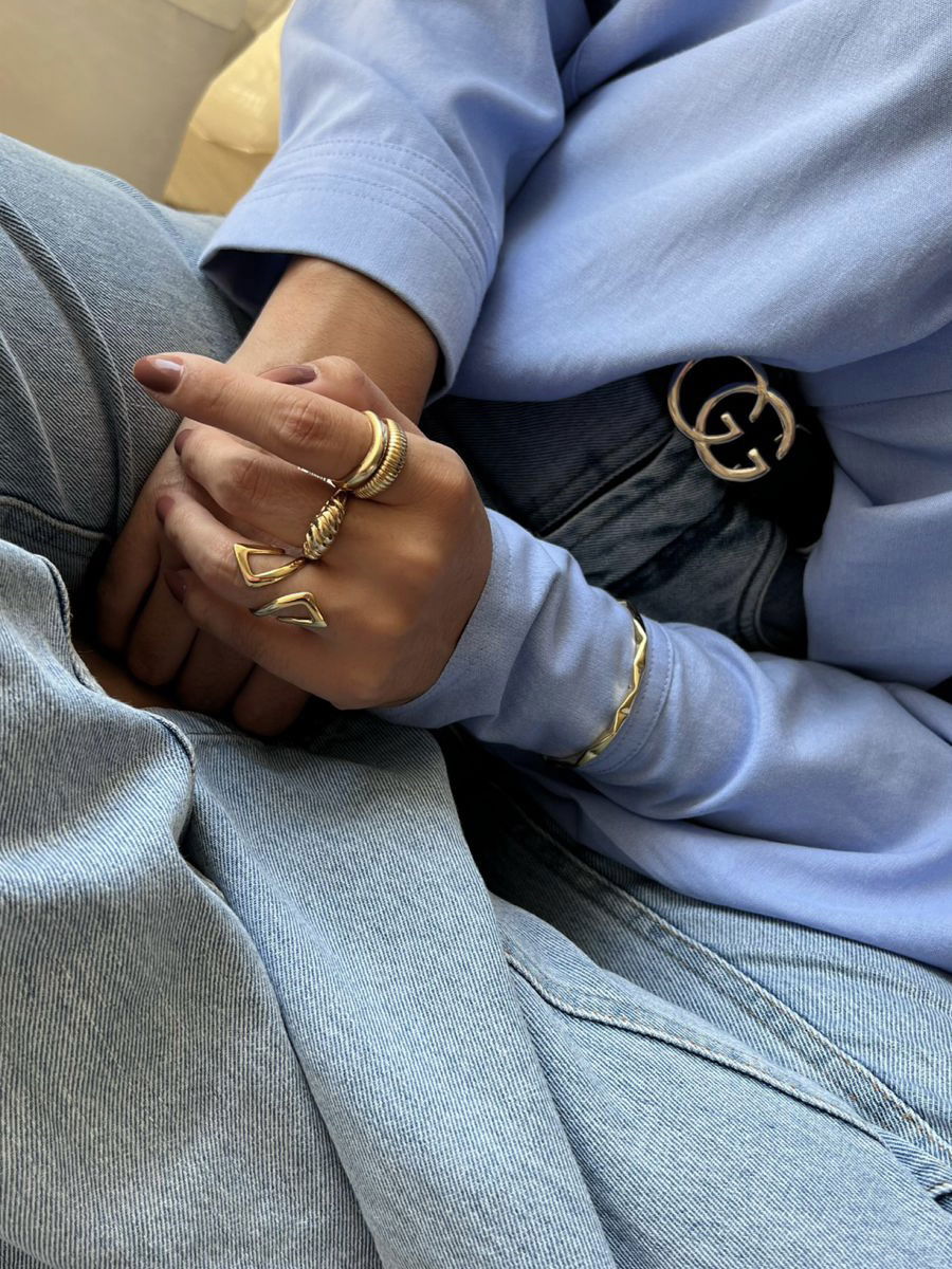 Bracelete com Detalhes em Banho de Ouro