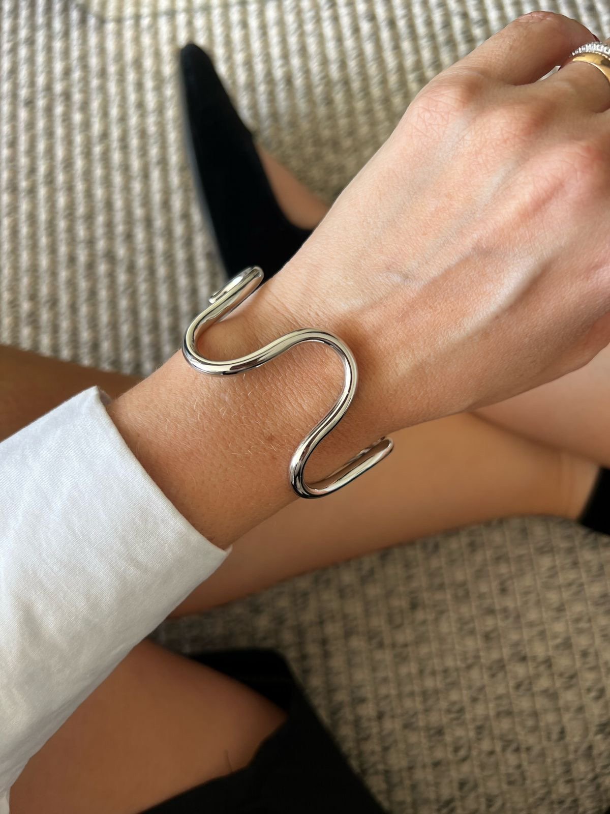 Bracelete Onda em Banho de Ródio Branco