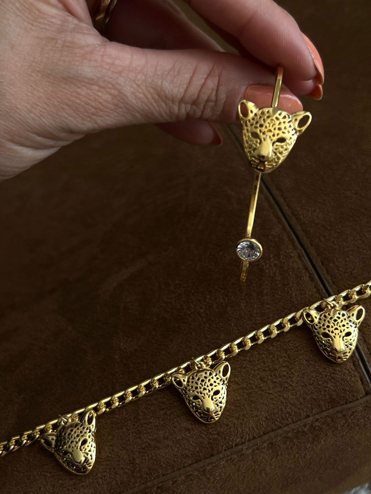 Bracelete Pantera com Ponto de Luz em Banho de Ouro