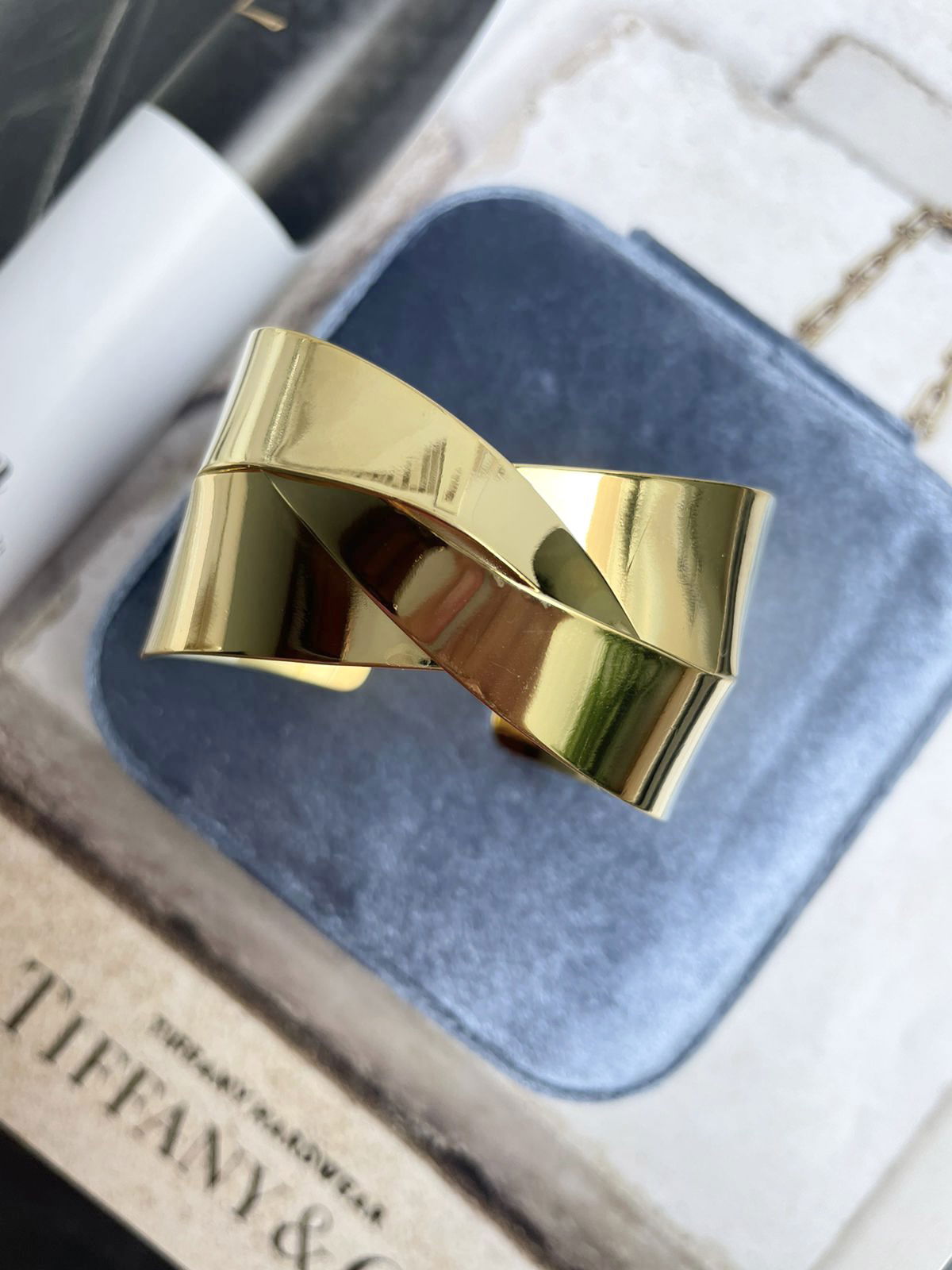 Bracelete X em Banho de Ouro