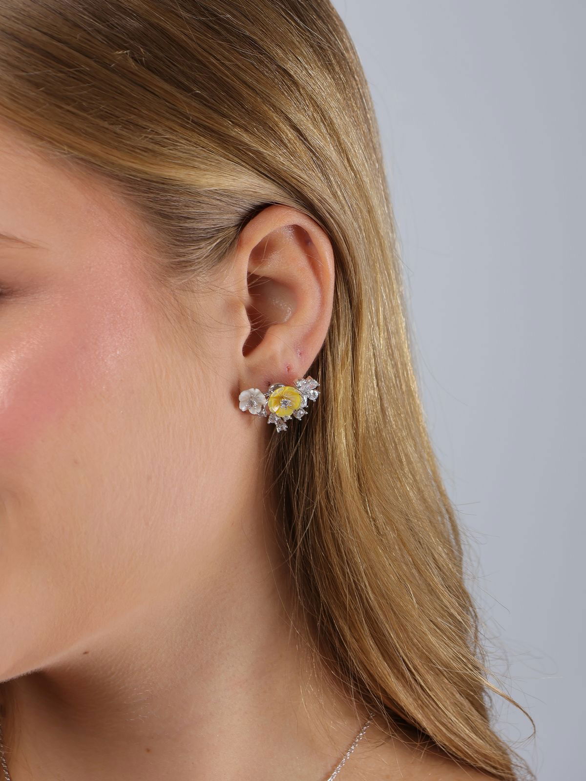 Brinco Florescer com Zircônia Cristal com Madrepérola Citrino em Banho de Ródio Branco