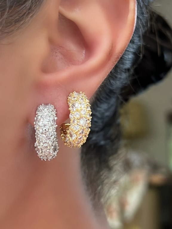 Brinco Argola ( P ) com Zircônia Cristal em Banho de Ródio Branco