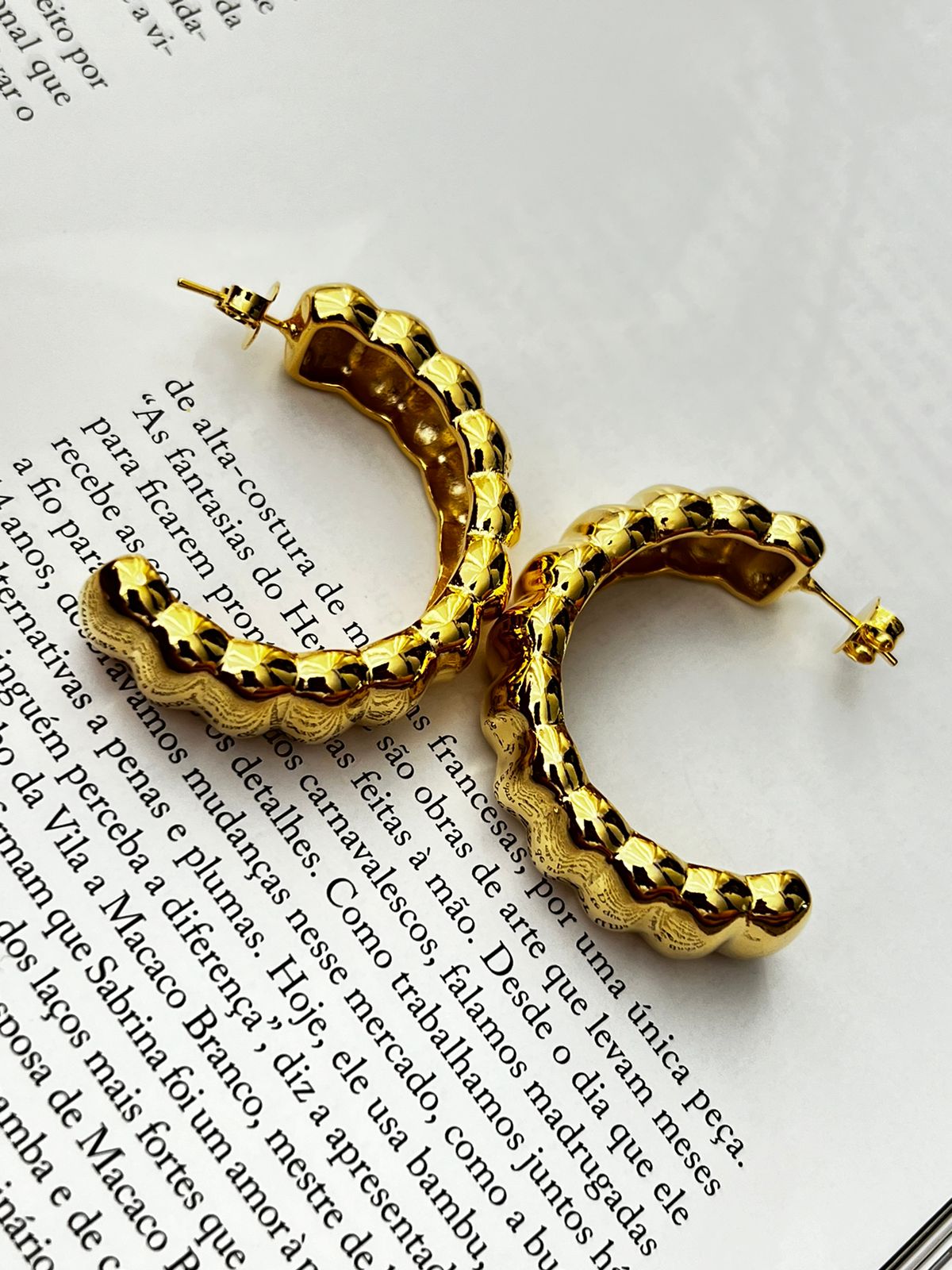 Brinco Argola com Gominhos em Banho de Ouro