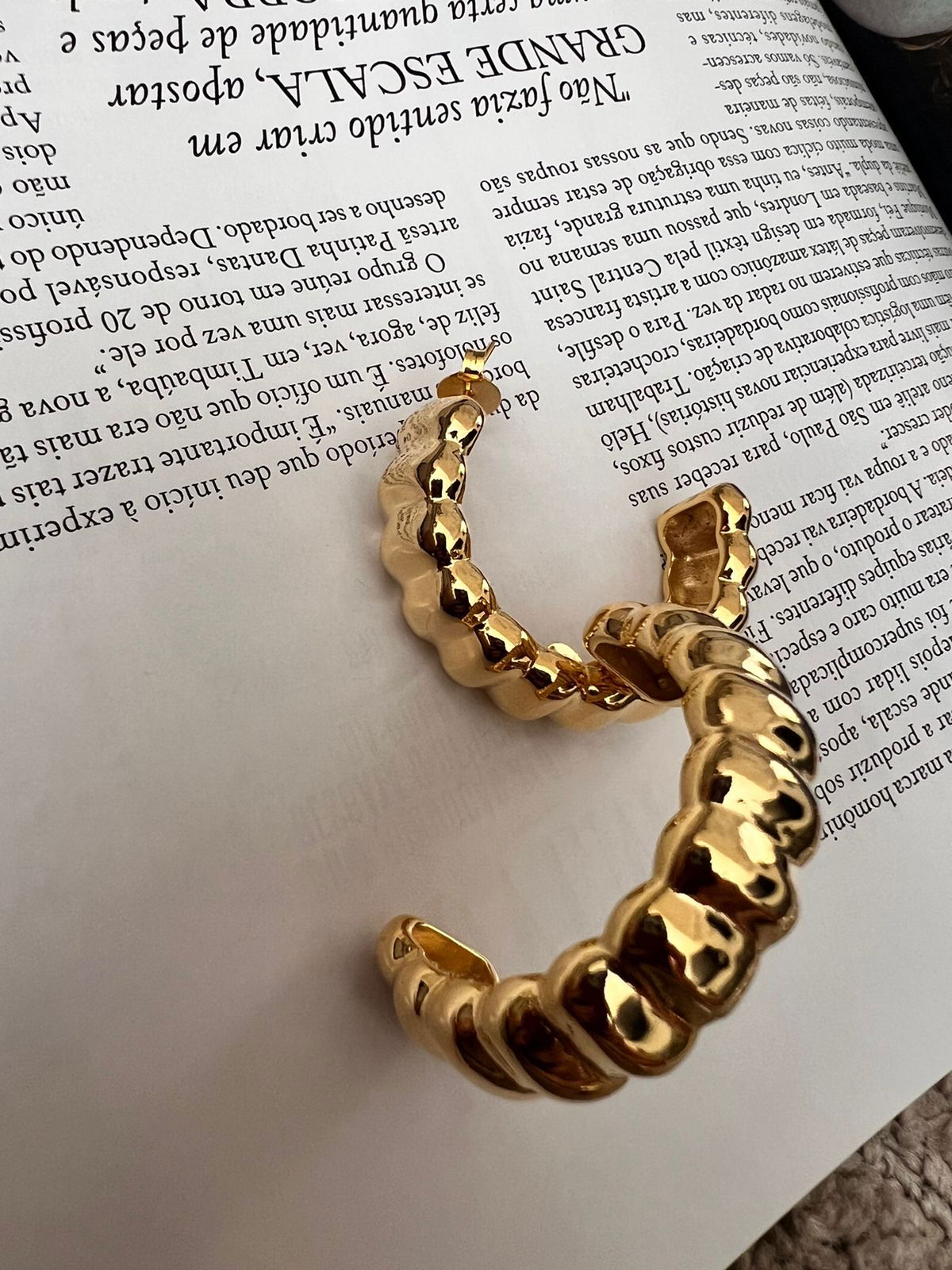 Brinco Argola com Gominhos em Banho de Ouro