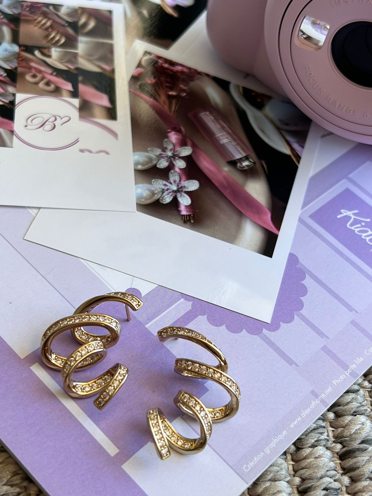 Brinco Caracol com Zircônia Cristal em Banho de Ouro