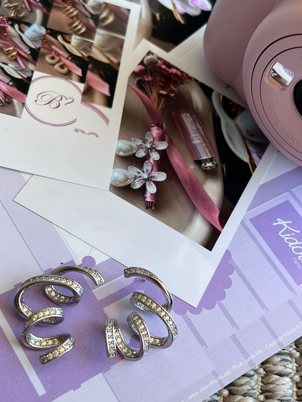 Brinco Caracol com Zircônia Cristal em Banho de Ródio Branco