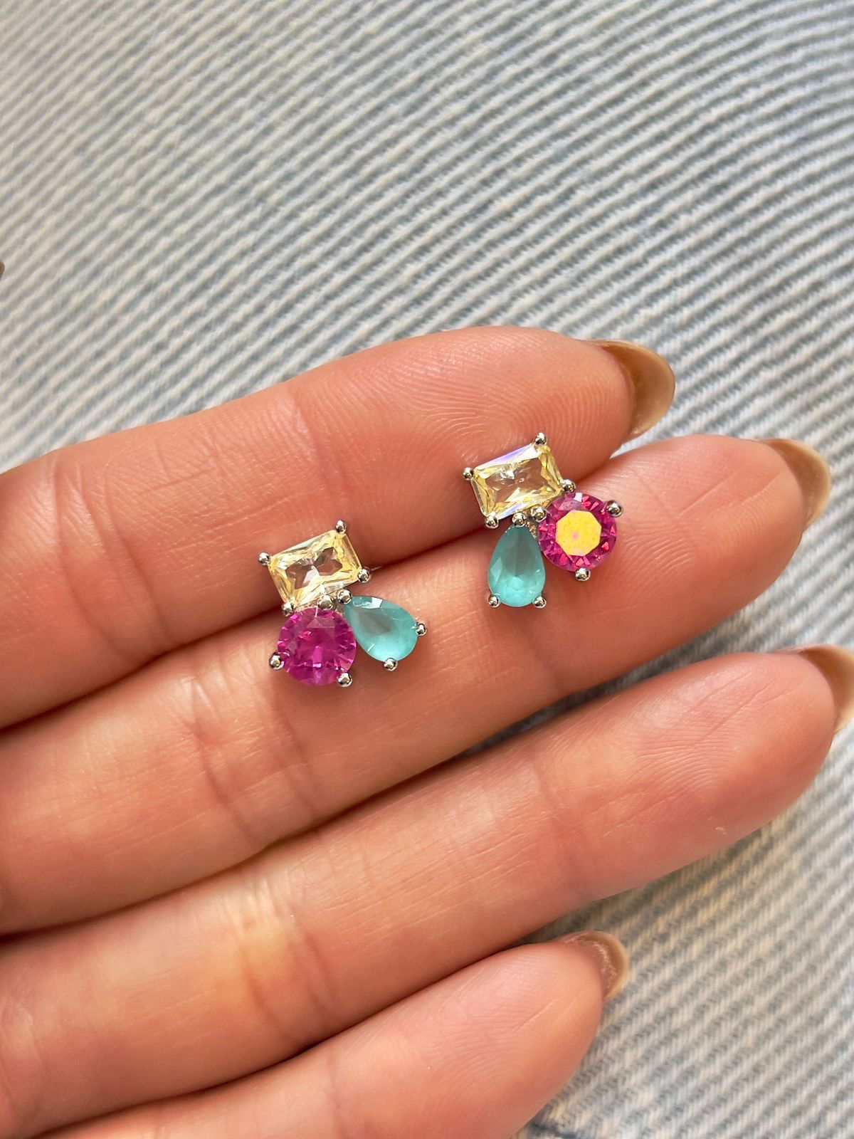 Brinco Colors em Banho de Ródio Branco