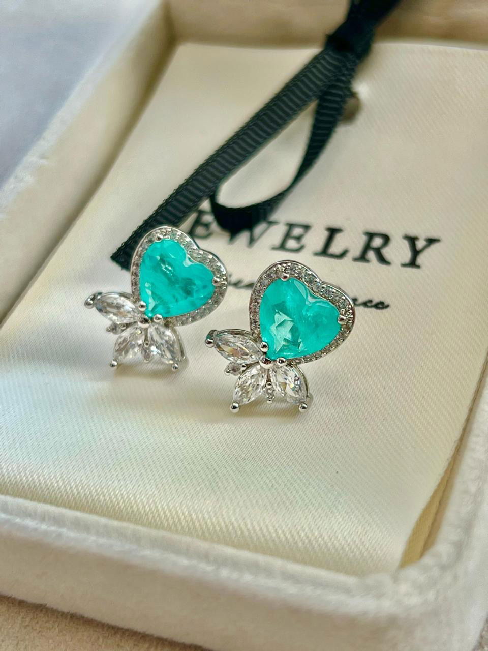 Brinco Coração com Turmalina Fusion e Zircônia Cristal em Banho de Ródio Branco