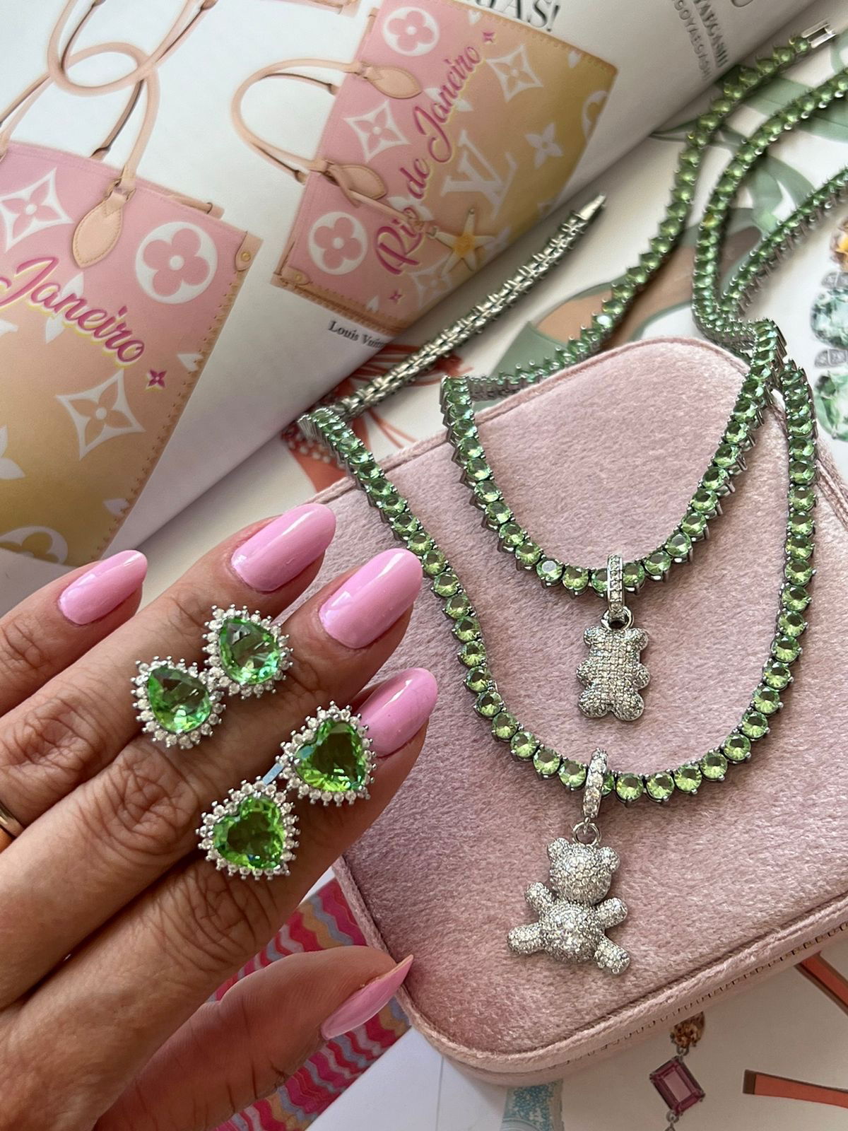 Brinco Coração com Zircônia Cristal e Berilo em Banho de Ródio Branco