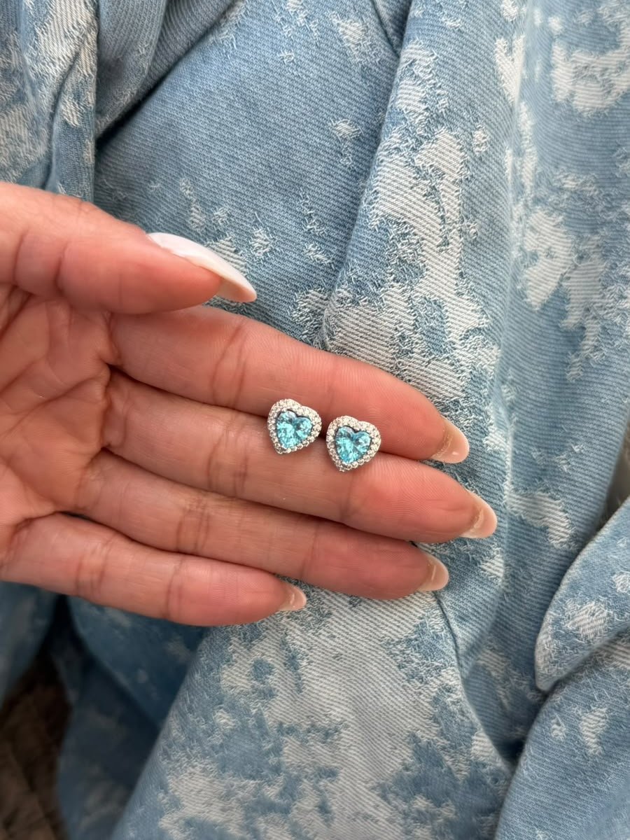 Brinco Coração com Zircônia Cristal e Sky Blue em Banho de Ródio