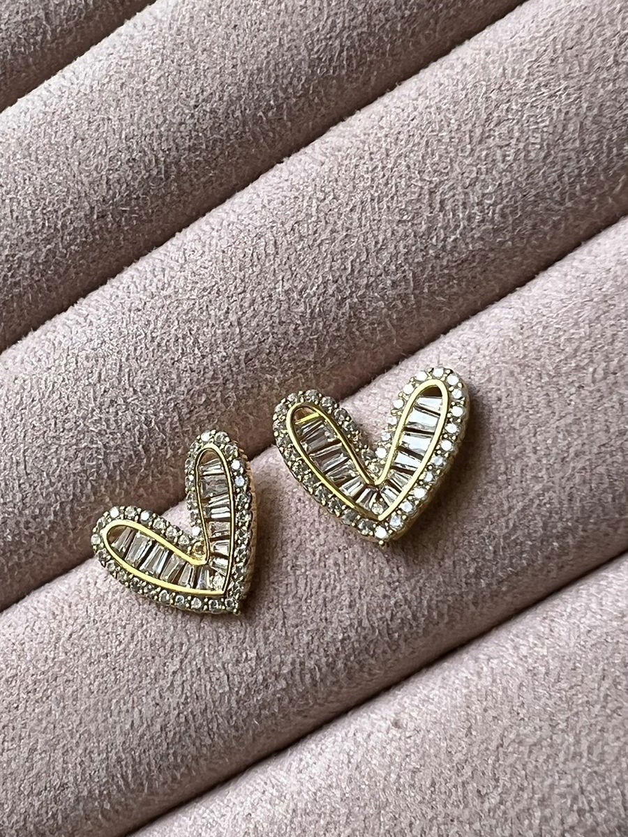 Brinco Coração com Zircônia Cristal em Banho de Ouro