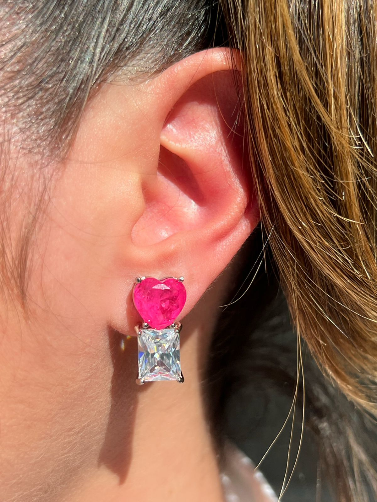 Brinco Coração Fusion Pink e Baguete Cristal em Banho de Ródio Branco