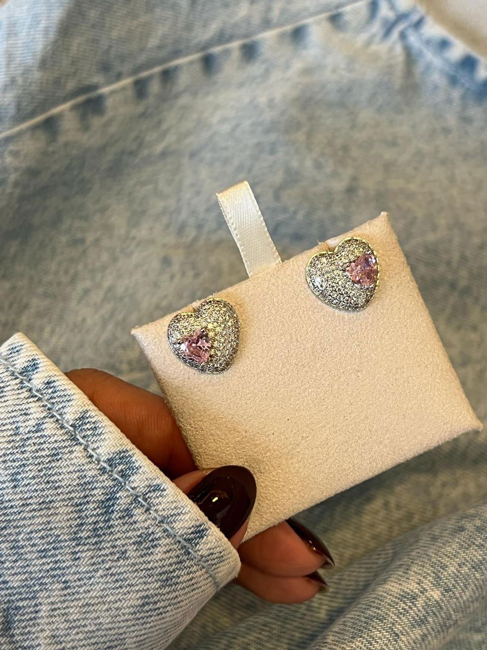 Brinco Coração Zircônia Cristal e Rosa Claro em Banho de Ródio Branco