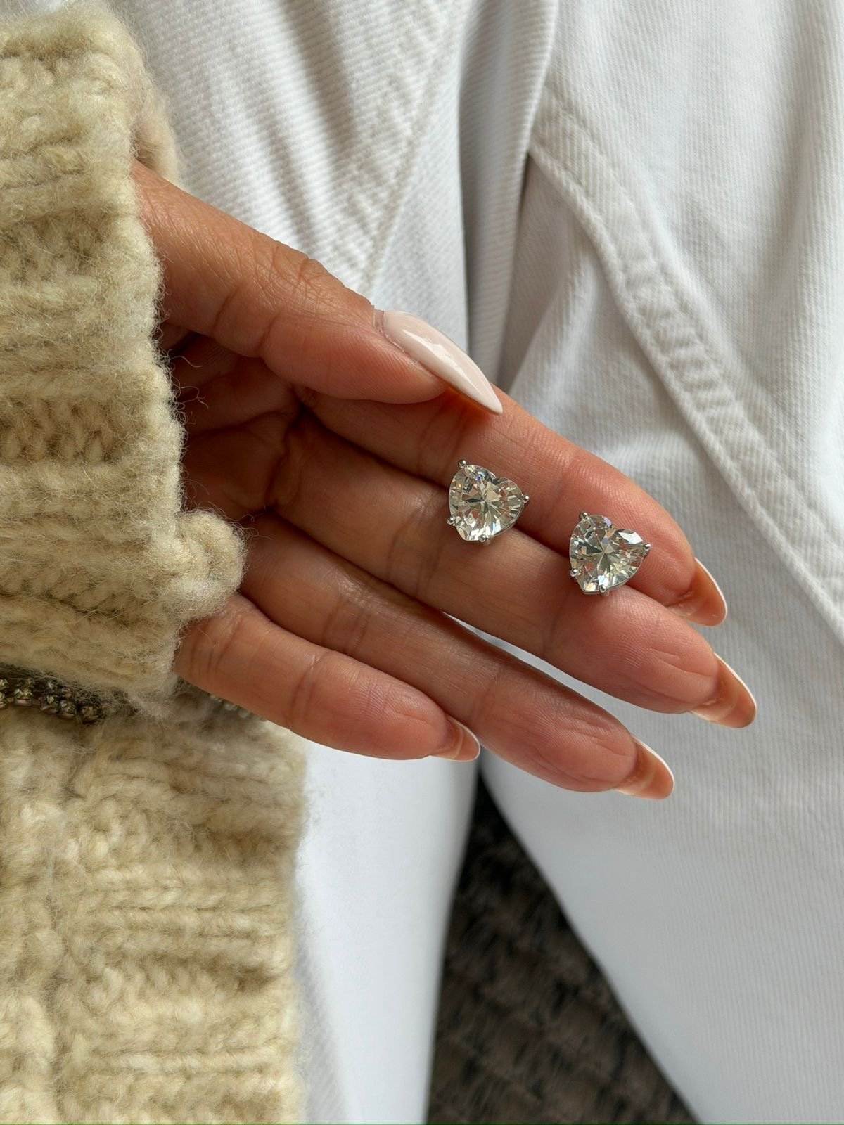 Brinco Coração Zircônia Cristal em Banho de Ródio Branco